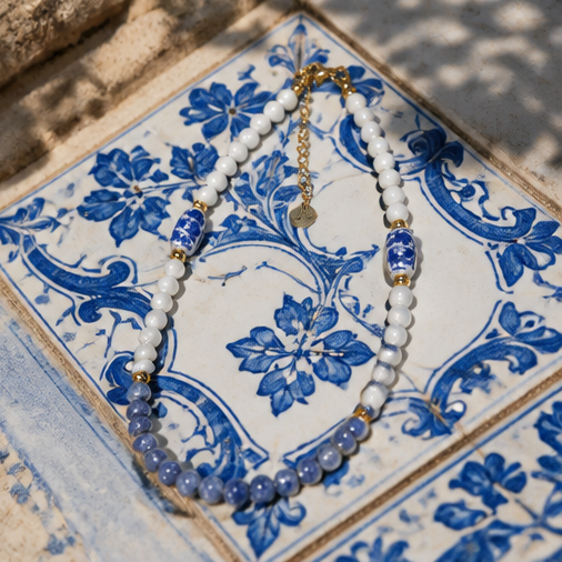 Colar Artesanal de Pedras Naturais Mistas e Azulejo Português